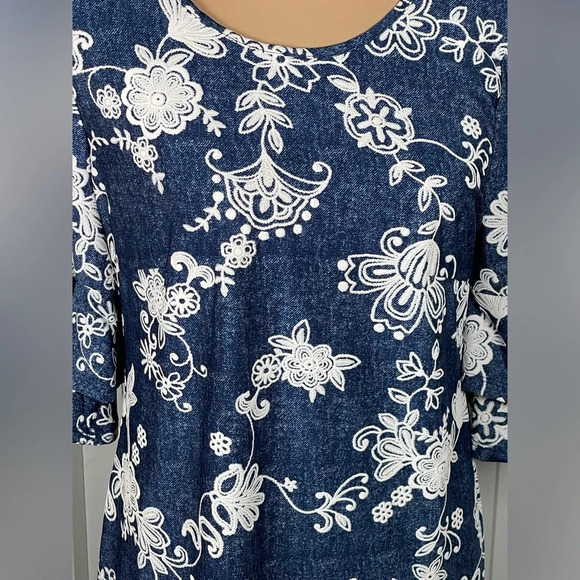 TACERA Dress Blue White Lace Floral Beach Dress Size Medium Stretch - Picture 3 of 7